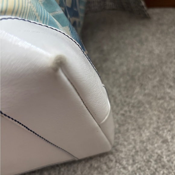 !!SOLD!! FENDI Calfskin Canvas Basket Sea Medium Tote White Blue - Picture 6 of 16